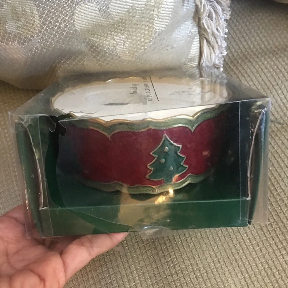 Pier 1 Imports Christmas bottle stopper and wine coaster set